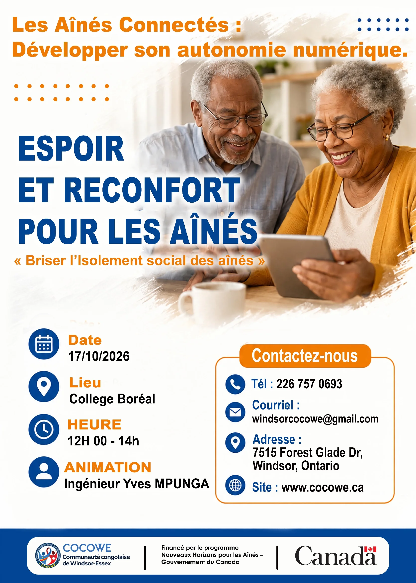 Des aînés souriants utilisent une tablette lors de l'atelier de littératie numérique organisé par la COCOWE